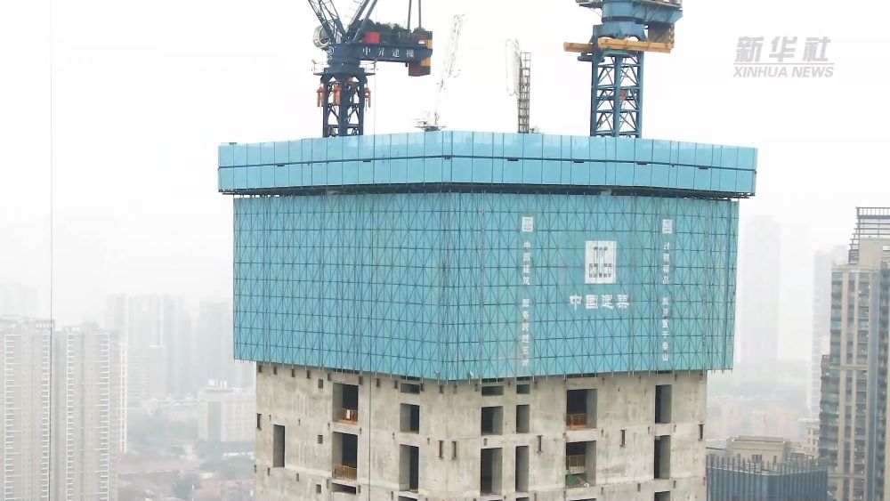 4天盖好一层楼！探秘“空中造楼机”